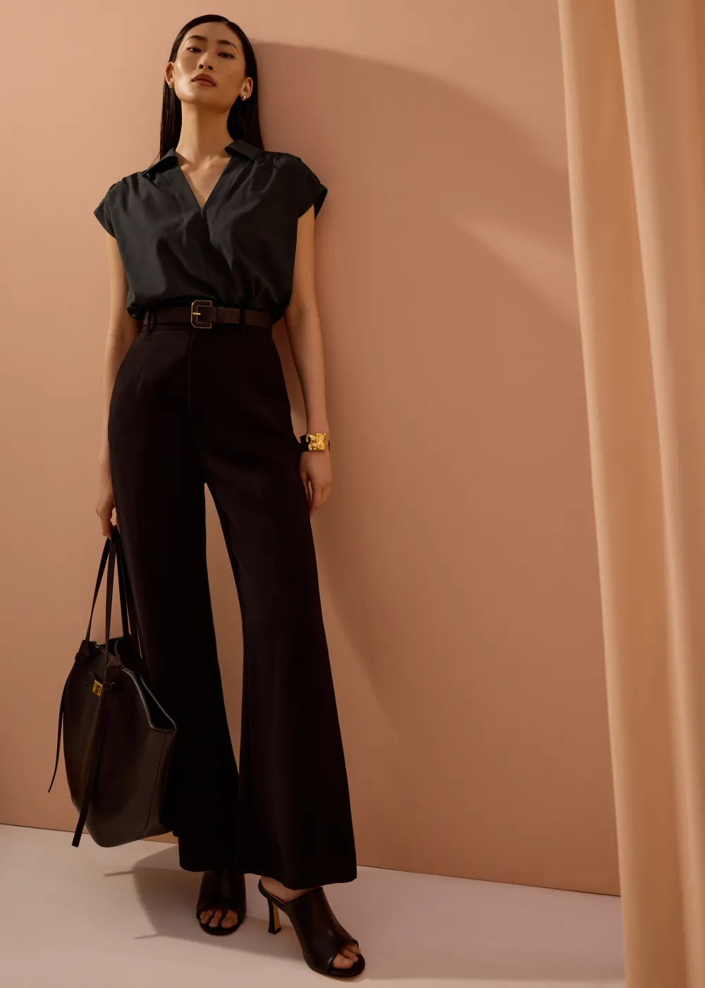 Love, Bonito Vacation*Dana Relaxed V-neck Shirt
