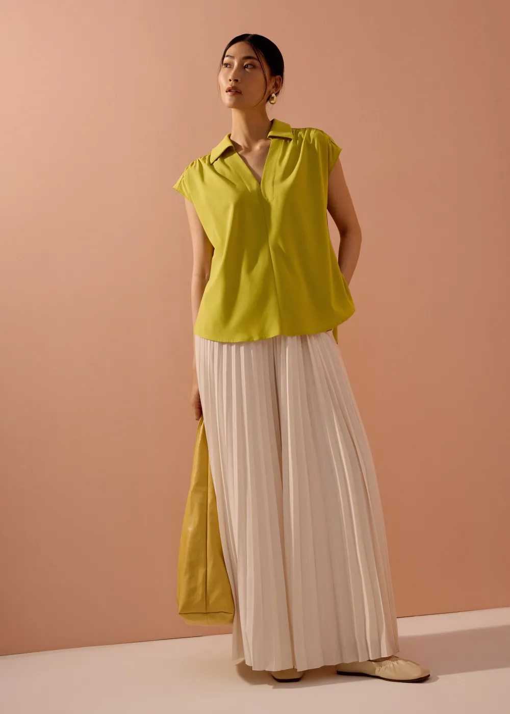 Love, Bonito Vacation*Dana Relaxed V-neck Shirt