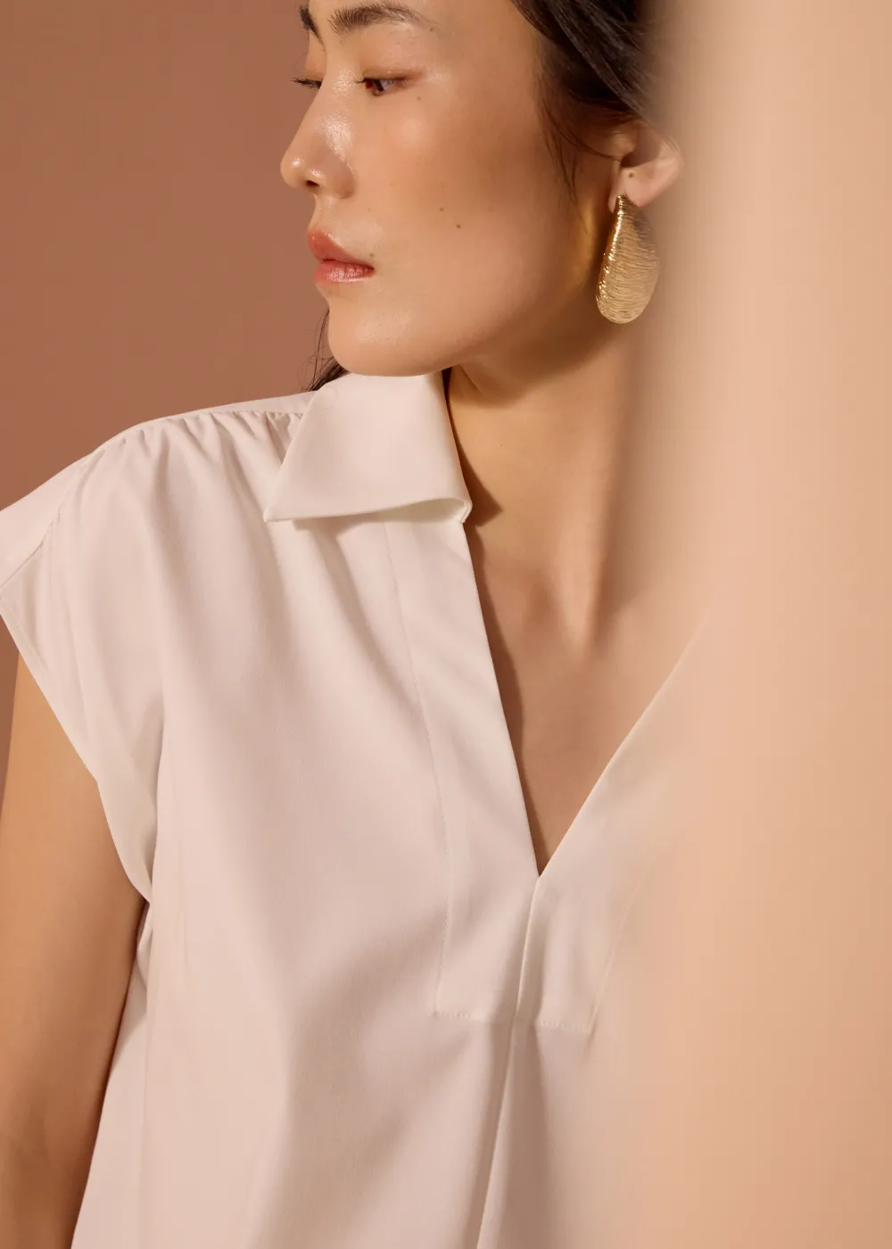 Love, Bonito Vacation*Dana Relaxed V-neck Shirt