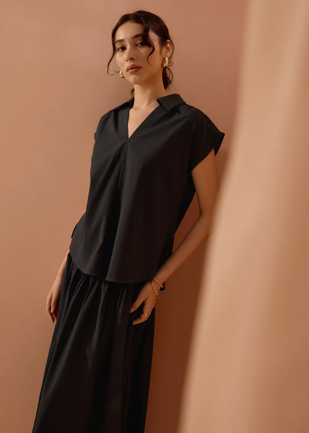 Love, Bonito Vacation*Dana Relaxed V-neck Shirt