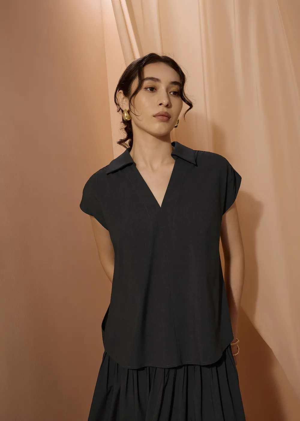 Love, Bonito Vacation*Dana Relaxed V-neck Shirt