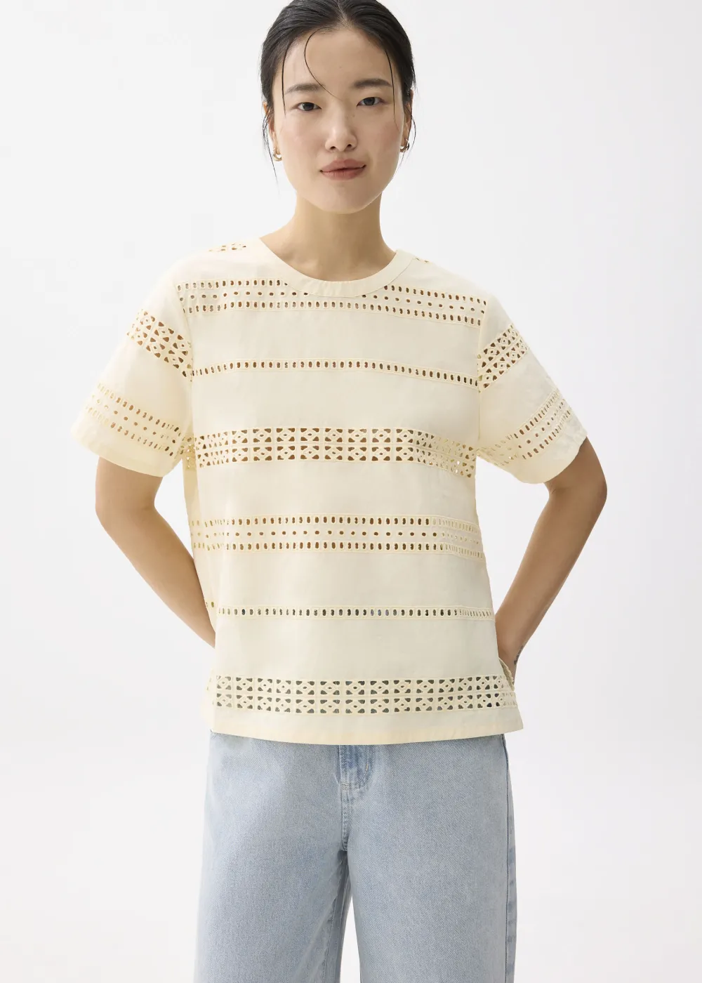 Love, Bonito Weekend|Vacation*Relaxed Broderie Round Neck Tee